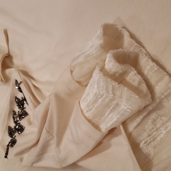 NWT - LOGO, Long Sleeve Cottin Slub Top, size small - Picture 9 of 10